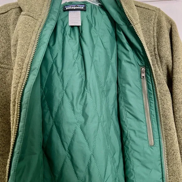 Patagonia Better Sweater Hooded Insulated Jacket - Women’s size Small - Picture 4 of 6